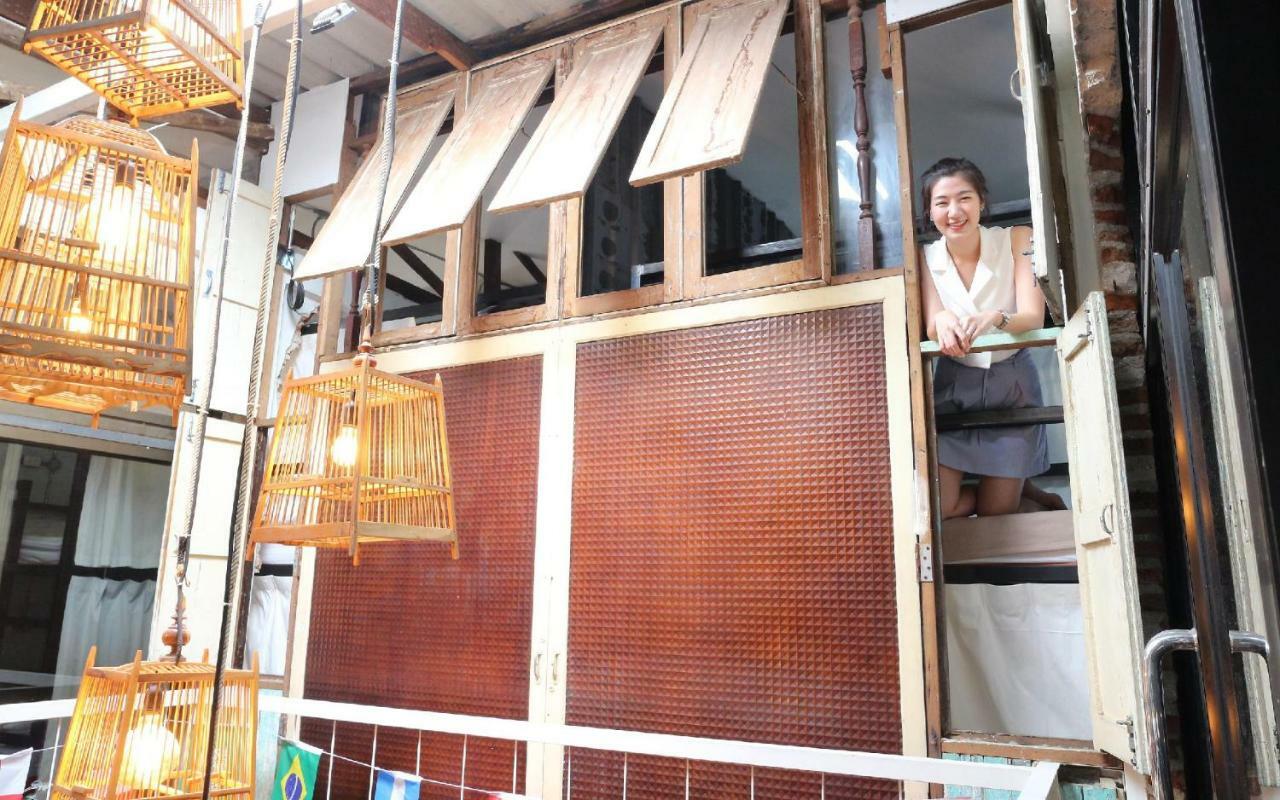Nivas Siam Hostel Bangkok Bagian luar foto