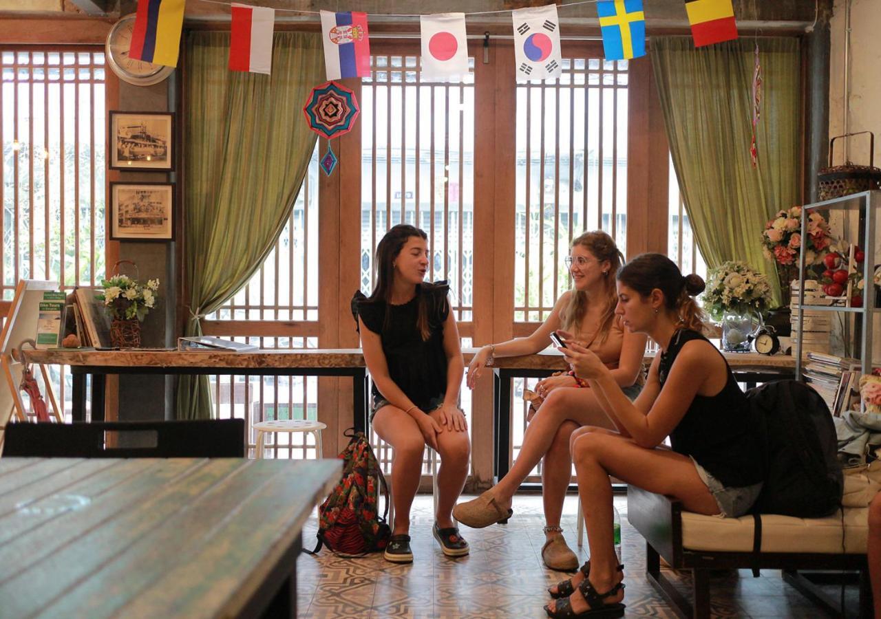 Nivas Siam Hostel Bangkok Bagian luar foto