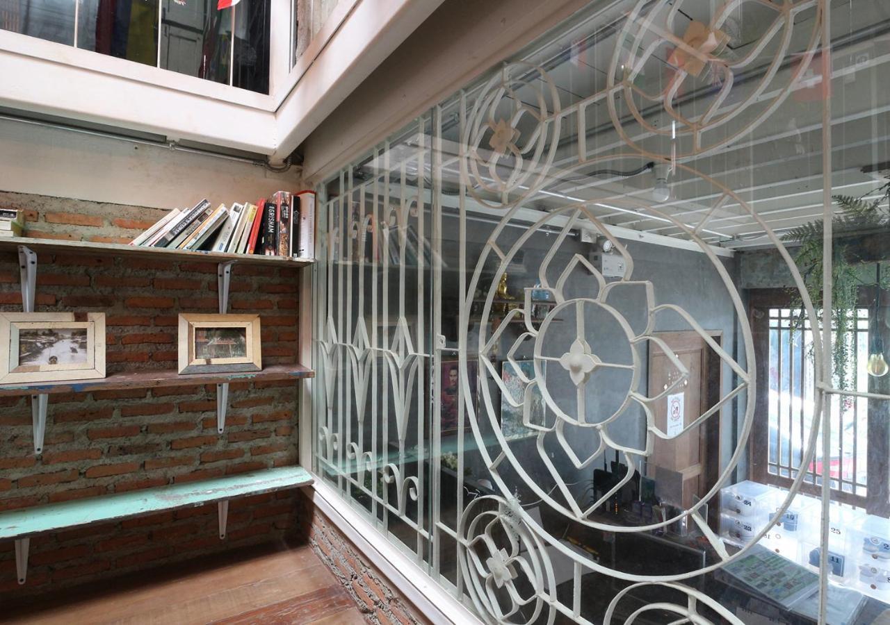 Nivas Siam Hostel Bangkok Bagian luar foto