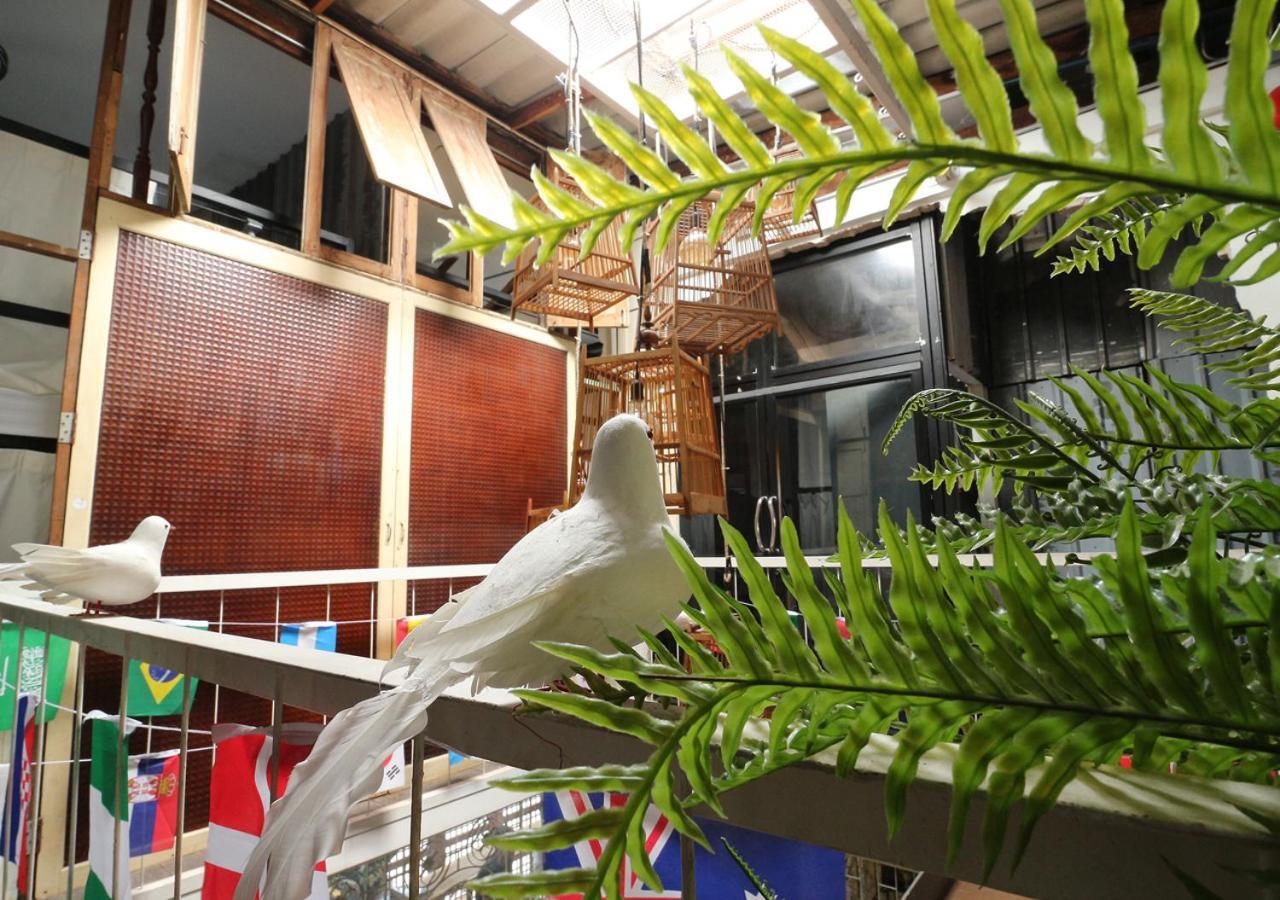 Nivas Siam Hostel Bangkok Bagian luar foto